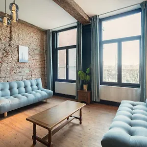 Charming Two-bedroom River Side Antwerpen